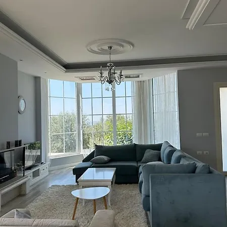 Vila Hilltop Tirana
