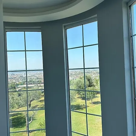 Hilltop Τίρανα