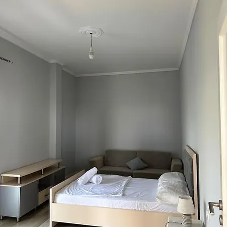 Hilltop Τίρανα