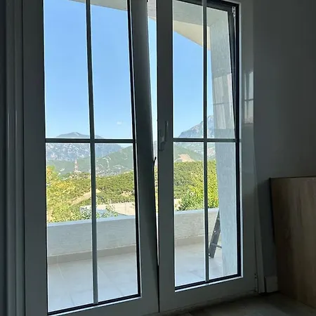 Hilltop Τίρανα