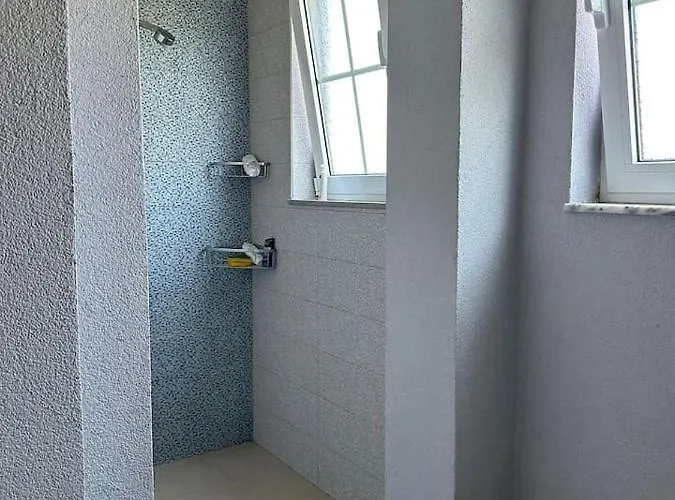 Hilltop Willa Tirana