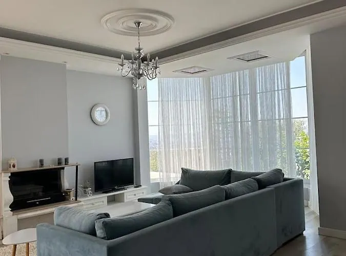 Willa Hilltop Tirana