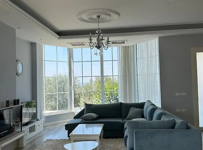 Willa Hilltop Tirana